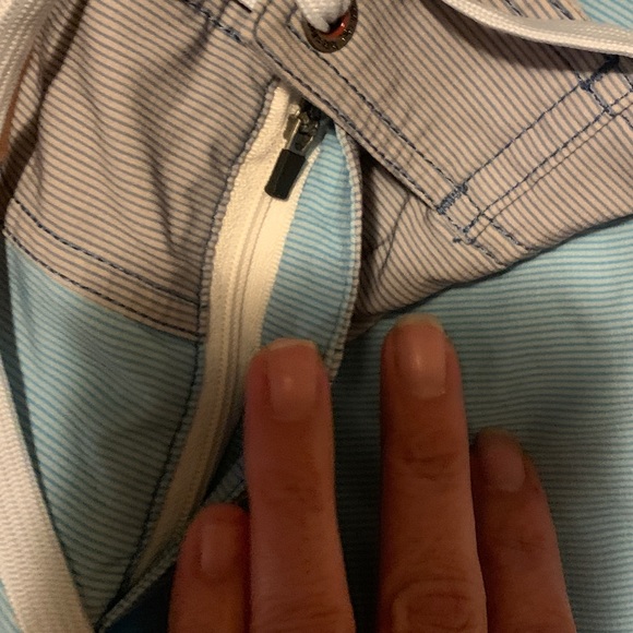 Men’s toes on the nose board shorts - Picture 4 of 9